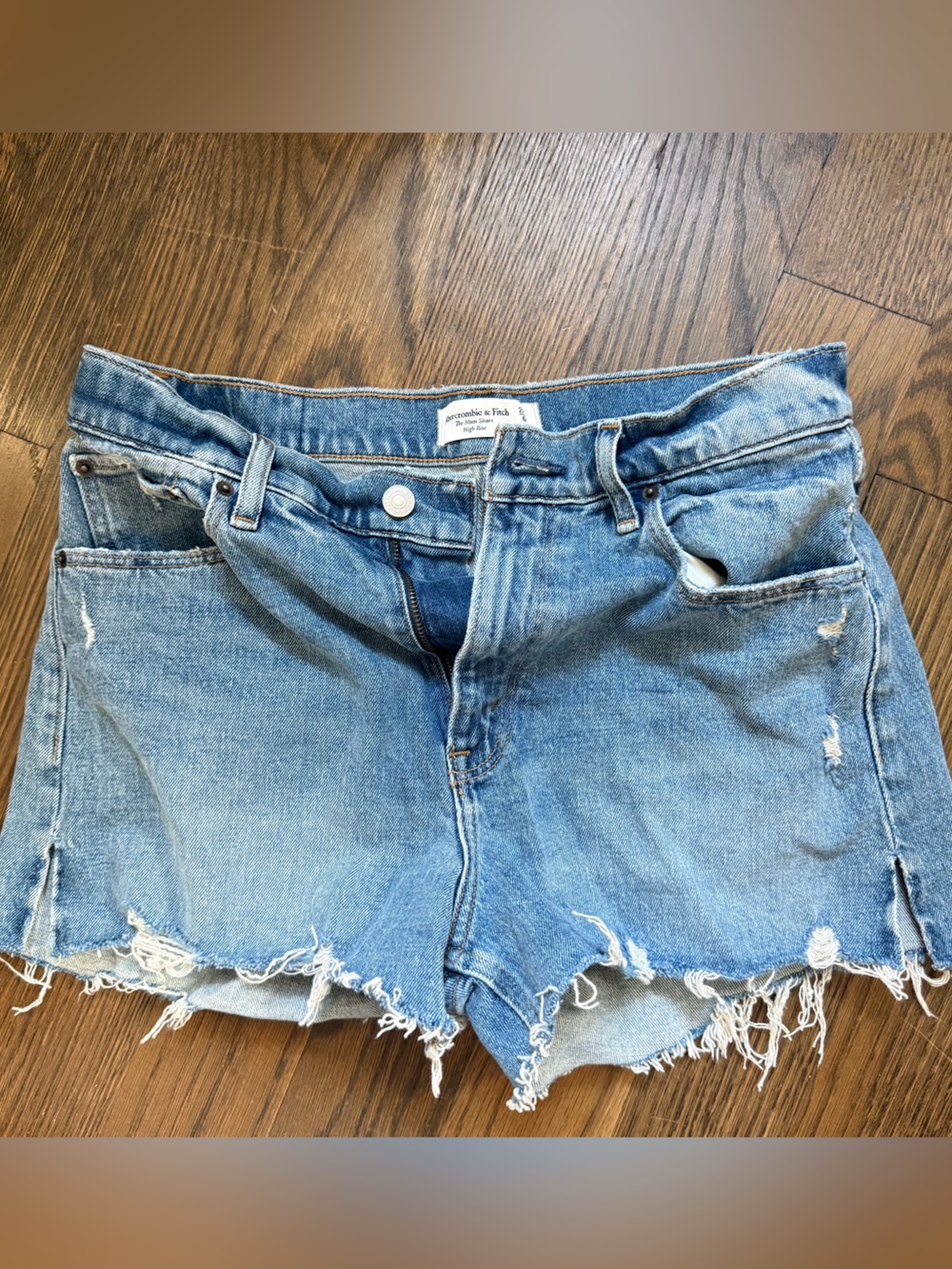 ABERCROMBIE MOM SHORT HIGH RISE
